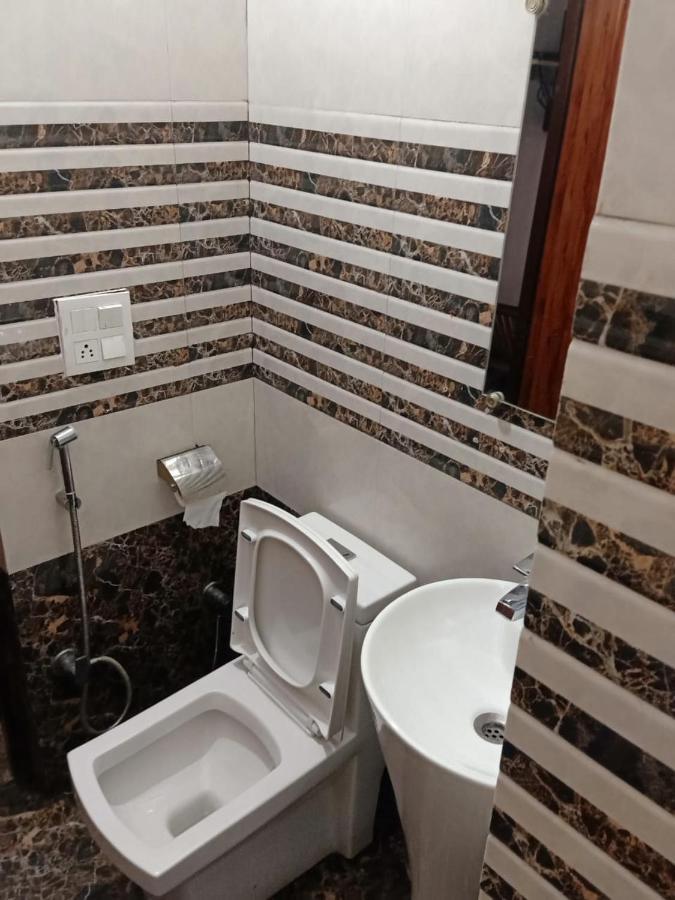 Shivjot Hotel Kharar Exterior photo
