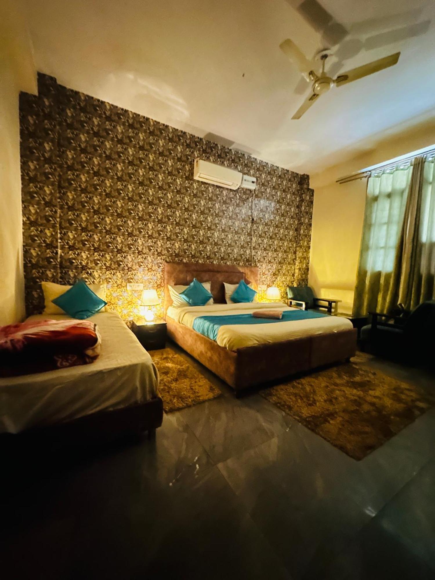 Shivjot Hotel Kharar Exterior photo