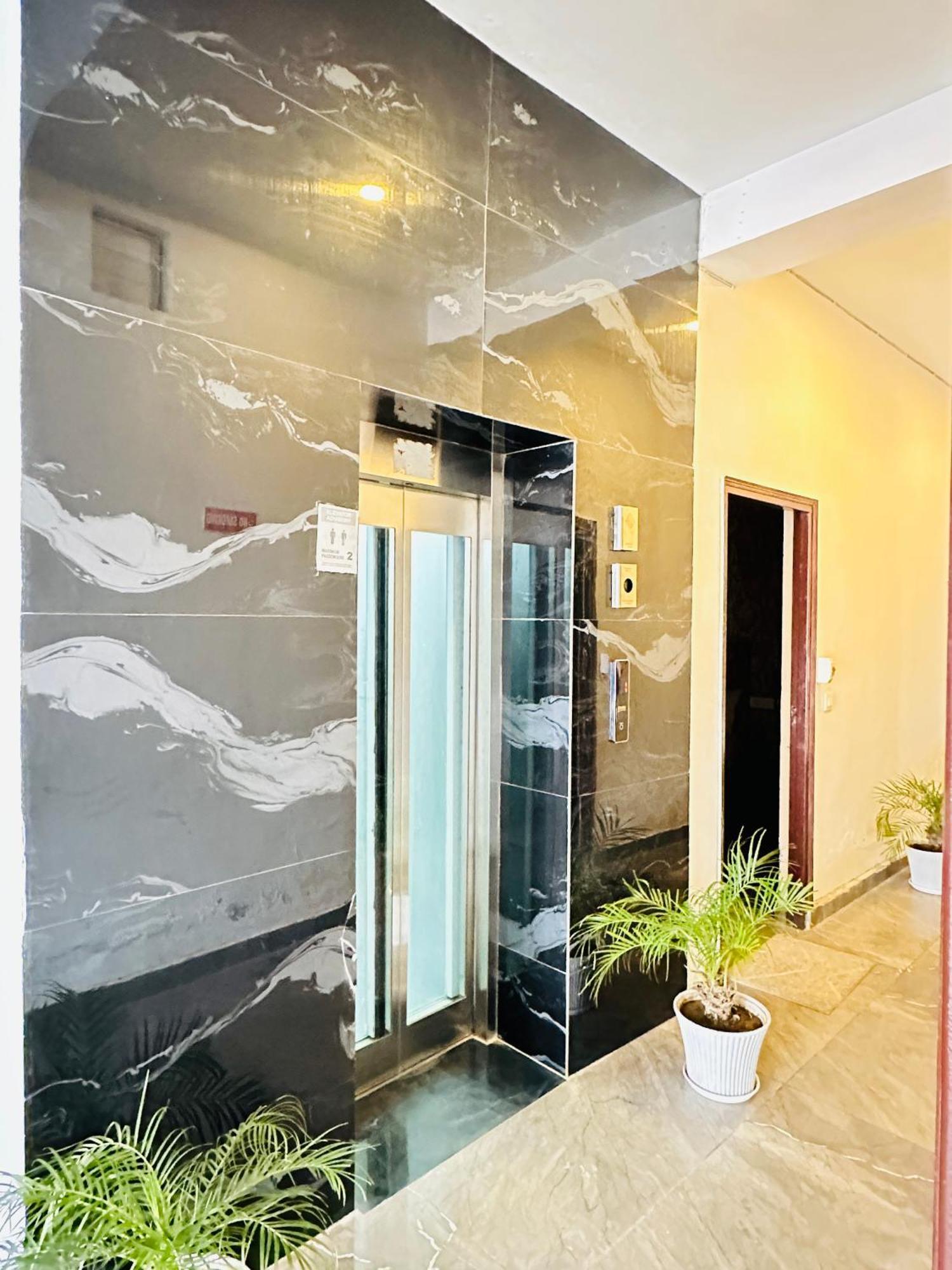 Shivjot Hotel Kharar Exterior photo